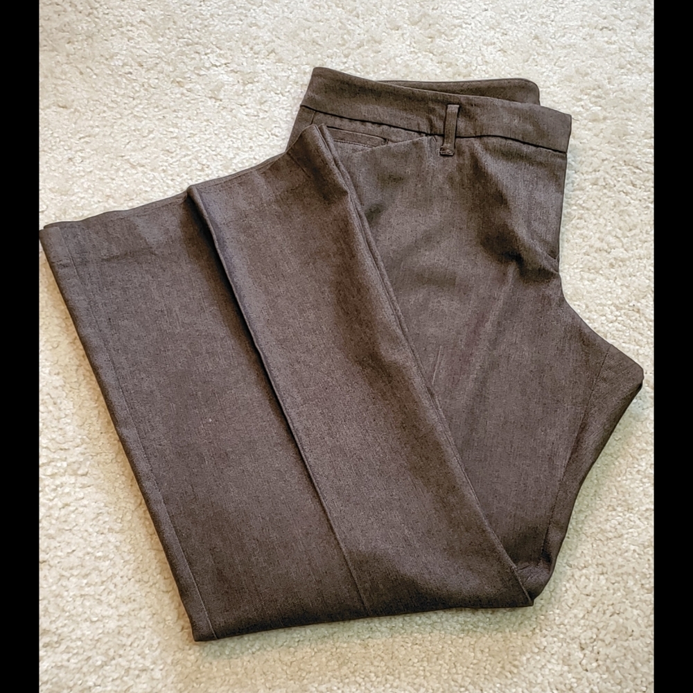 🧷 NY Co. Chocolate slacks!! Size 16 P!! Must see!